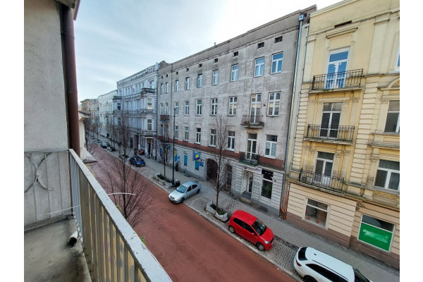 Łódź, Śródmieście, Stefana Jaracza, 2 lub 3 pokoje blok z cegły II piętro balkon